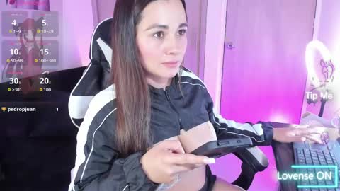 Snapshot of saray_mendoza chatting on June 5, 2026, 11:43 pm Saray Mendoza online show from June 5, 2026, 11:43 pm