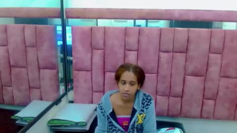 Snapshot of saraylittle chatting on January 14, 2026, 5:57 am Saray online show from January 14, 2026, 5:57 am