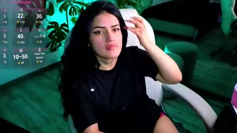 Sari  online show from September 27, 2025, 10:04 pm