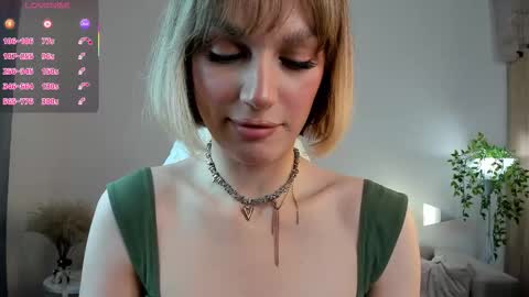 Snapshot of sarilit chatting on November 9, 2025, 3:16 am Your Selena 3 online show from November 9, 2025, 3:16 am