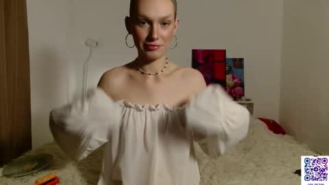 Snapshot of sarilit chatting on February 22, 2026, 3:07 am Your Selena 3 online show from February 22, 2026, 3:07 am