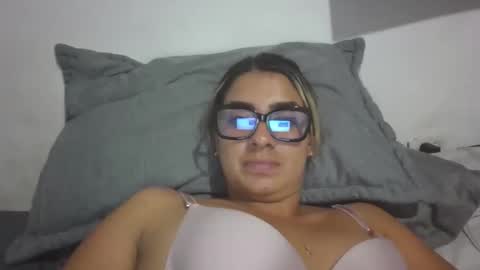 Snapshot of sarissmunera chatting on October 23, 2025, 12:32 am sarissmunera online show from October 23, 2025, 12:32 am