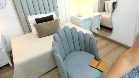 sarit_ online show from May 5, 2026, 11:51 am