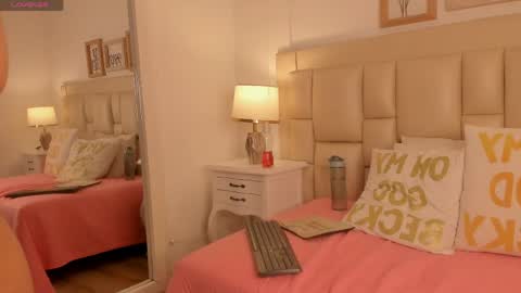 sarit_ online show from May 16, 2026, 7:56 pm