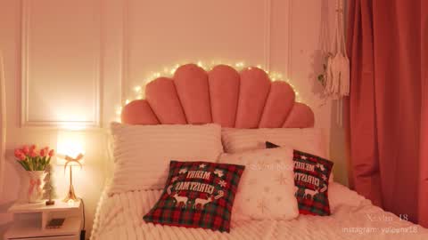 Sara  online show from December 17, 2025, 11:22 pm