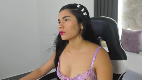 Snapshot of sarita_pinkie chatting on October 15, 2025, 2:22 am S A R I T A online show from October 15, 2025, 2:22 am