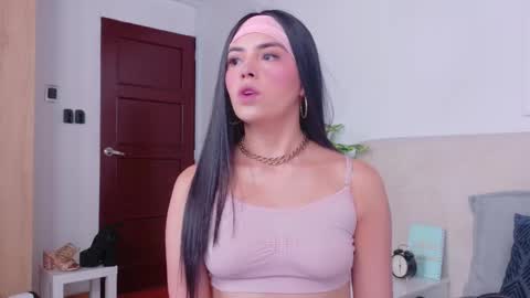 Sara online show from November 6, 2025, 8:21 pm