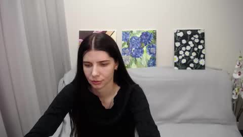 Snapshot of sarra_rich chatting on January 15, 2025, 9:02 am Rich online show from January 15, 2025, 9:02 am