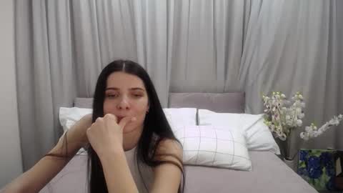 Snapshot of sarra_rich chatting on January 28, 2025, 12:11 pm Rich online show from January 28, 2025, 12:11 pm