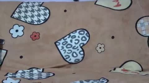 Snapshot of sarraella chatting on November 1, 2025, 8:05 am Sarra online show from November 1, 2025, 8:05 am