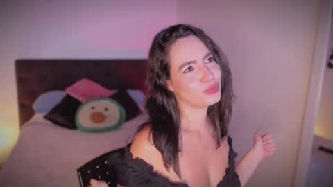 Snapshot of sarrah_3 chatting on December 22, 2025, 10:29 pm Sara online show from December 22, 2025, 10:29 pm