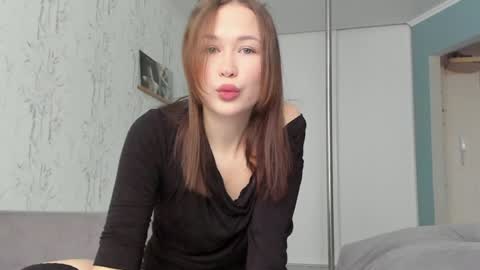 Snapshot of sasha_bell_ chatting on January 15, 2025, 6:43 am Sasha online show from January 15, 2025, 6:43 am