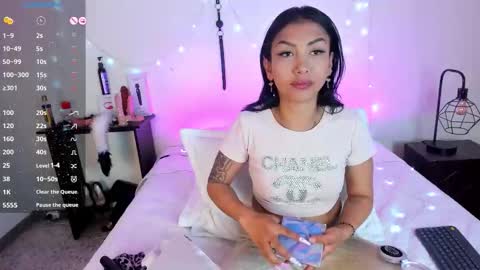 Sasha Brattz online show from November 30, 2025, 1:48 pm