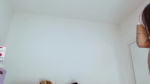 Snapshot of sasha_creamy chatting on October 21, 2025, 4:13 am Sasha Creamy online show from October 21, 2025, 4:13 am