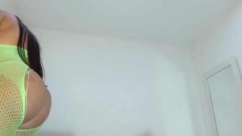 Snapshot of sasha_creamy chatting on November 29, 2025, 2:58 am Sasha Creamy online show from November 29, 2025, 2:58 am