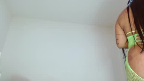 Snapshot of sasha_creamy chatting on December 14, 2025, 2:39 am Sasha Creamy online show from December 14, 2025, 2:39 am