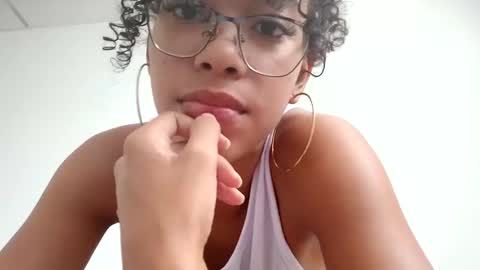 Snapshot of sasha_fox0 chatting on January 31, 2025, 3:11 pm emy online show from January 31, 2025, 3:11 pm