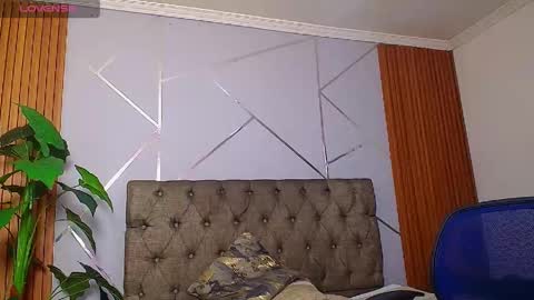 sasha_gracee_ online show from April 13, 2026, 1:16 pm