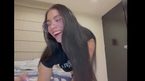 Snapshot of sasha_jonne chatting on December 2, 2025, 2:28 am sasha_jonne online show from December 2, 2025, 2:28 am