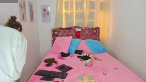 Snapshot of sasha_morel chatting on December 15, 2025, 12:42 pm sasha morelo online show from December 15, 2025, 12:42 pm