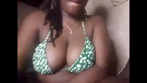 Snapshot of sashabigbooty chatting on October 30, 2025, 12:45 am sashabigbooty online show from October 30, 2025, 12:45 am