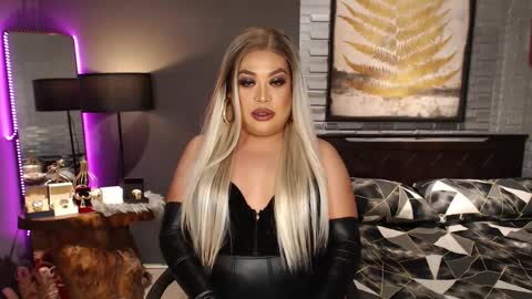 Snapshot of sashacullens chatting on December 19, 2024, 4:34 am SashaCullens online show from December 19, 2024, 4:34 am