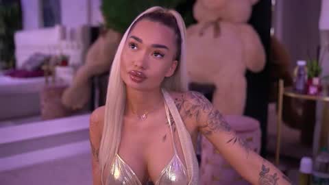 Dennise online show from September 11, 2025, 7:03 pm