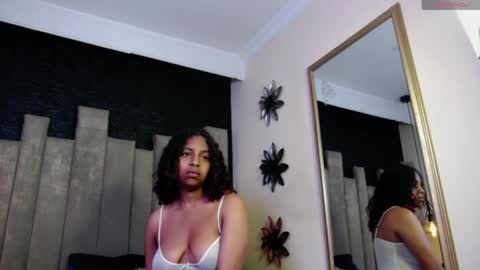 Snapshot of sashafoxy_ chatting on April 10, 2026, 2:00 pm sashafoxy_ online show from April 10, 2026, 2:00 pm