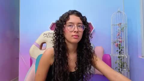Snapshot of sashamonroee_ chatting on October 25, 2025, 4:09 am SashaMonroee  online show from October 25, 2025, 4:09 am
