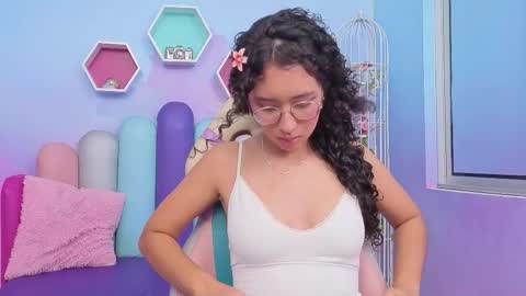 SashaMonroee  online show from November 6, 2025, 11:48 pm