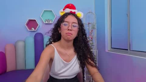 SashaMonroee  online show from December 16, 2025, 12:04 am