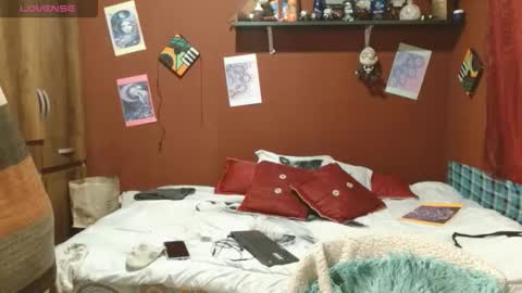 Snapshot of sasharosee2 chatting on October 15, 2025, 12:05 pm S A S H A R O S E online show from October 15, 2025, 12:05 pm