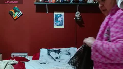 Snapshot of sasharosee2 chatting on December 4, 2025, 12:25 pm S A S H A R O S E online show from December 4, 2025, 12:25 pm