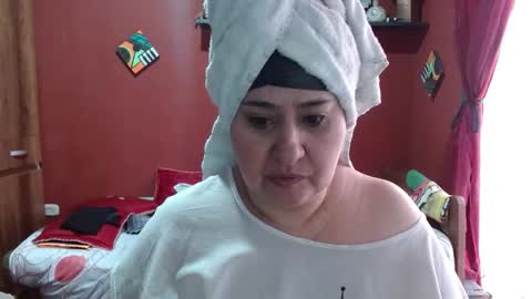 Snapshot of sasharosee2 chatting on December 18, 2025, 12:44 pm S A S H A R O S E online show from December 18, 2025, 12:44 pm