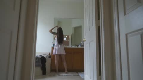 Snapshot of sashawest_official chatting on April 2, 2026, 3:09 pm sashawest_official online show from April 2, 2026, 3:09 pm