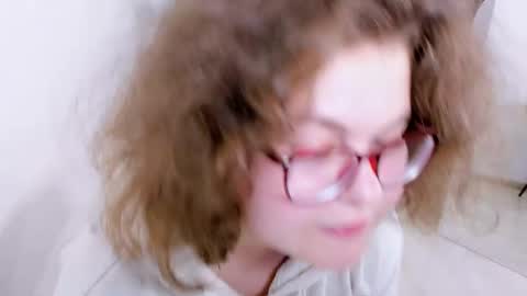 .Alexandra online show from September 15, 2025, 9:37 pm