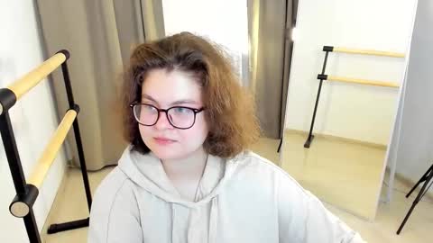 .Alexandra online show from September 17, 2025, 9:16 pm