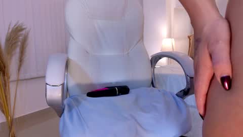 saskia litt online show from March 2, 2026, 5:08 am