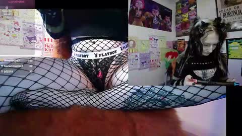 Snapshot of sassi_blondi chatting on March 28, 2026, 3:00 pm Ivy online show from March 28, 2026, 3:00 pm