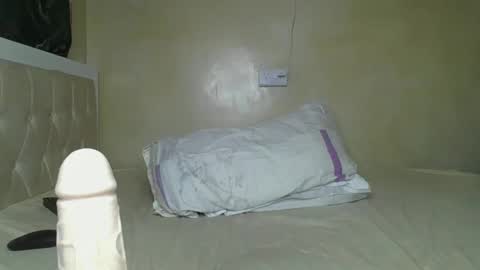 Snapshot of sassie_bee chatting on February 20, 2025, 3:45 am sassie_bee online show from February 20, 2025, 3:45 am