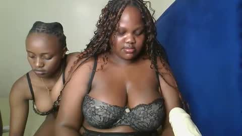 Snapshot of sassie_bee chatting on September 16, 2025, 6:09 pm sassie_bee online show from September 16, 2025, 6:09 pm