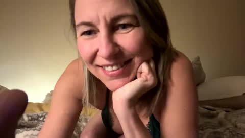 Snapshot of sassyella chatting on December 14, 2024, 8:23 am Sassyella online show from December 14, 2024, 8:23 am