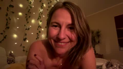 Snapshot of sassyella chatting on December 20, 2024, 8:06 am Sassyella online show from December 20, 2024, 8:06 am