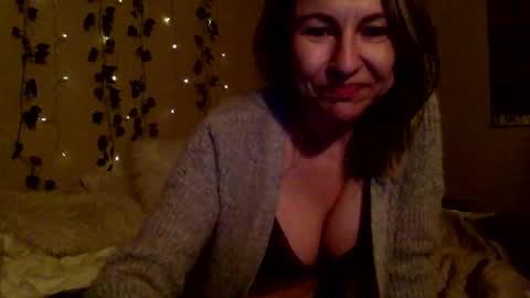 Snapshot of sassyella chatting on February 28, 2025, 6:21 am Sassyella online show from February 28, 2025, 6:21 am