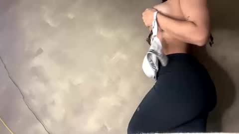 Lilah online show from November 17, 2025, 2:23 pm