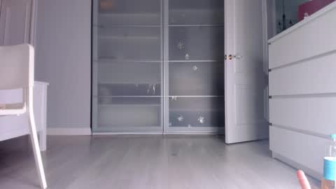 Ksenya online show from November 18, 2025, 3:38 pm