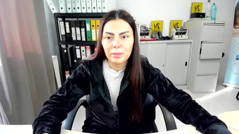 sassytiff online show from October 21, 2025, 12:17 pm