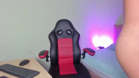 Snapshot of sasuke_uchiha12 chatting on February 19, 2025, 12:35 am Evans Williams online show from February 19, 2025, 12:35 am