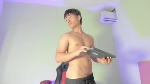 Snapshot of sasuke_uchiha12 chatting on March 10, 2025, 8:37 am Evans Williams online show from March 10, 2025, 8:37 am