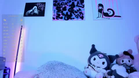    im expecting 300 thumbs up on my altar online show from May 15, 2026, 11:34 pm